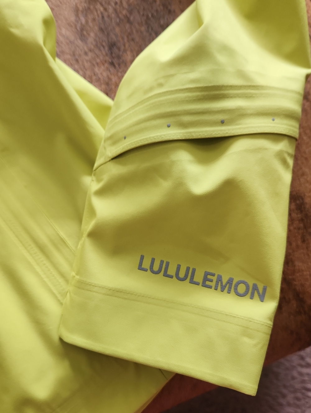 Lululemon Break A Trail Jacket- RARE - Picture 2 of 6
